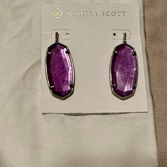 Kendra Scott Faceted Elle Drop Earrings in Rhodium Purple Mica - Picture 3 of 5